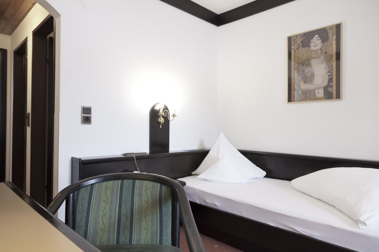 Hotel Neue Burg Наудерс Екстер'єр фото